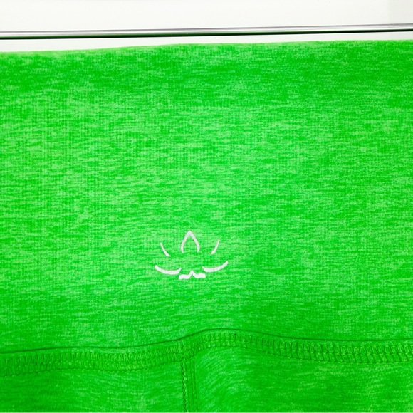 Beyond Yoga At Your Leisure Crossover Waist Bike Leggings M Honeydew Green - Picture 6 of 9
